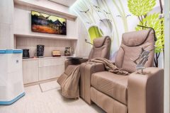 Normobaric chamber control panel and monitoring system for safe oxygen therapy