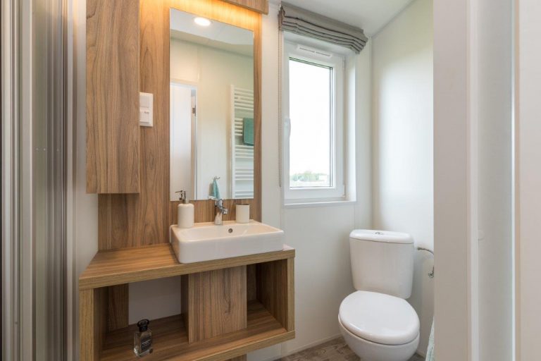 POOLE | Mobile Home | Leisure Home A house inspired by classic British style! 12-16 weeks manufacture time!