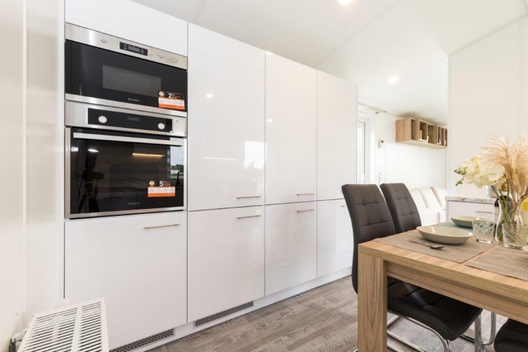 POOLE | Mobile Home | Leisure Home A house inspired by classic British style! 12-16 weeks manufacture time!