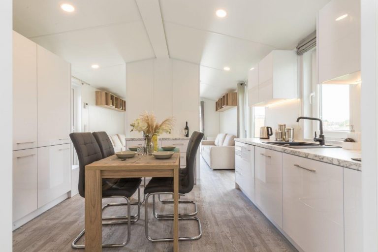 POOLE | Mobile Home | Leisure Home A house inspired by classic British style! 12-16 weeks manufacture time!