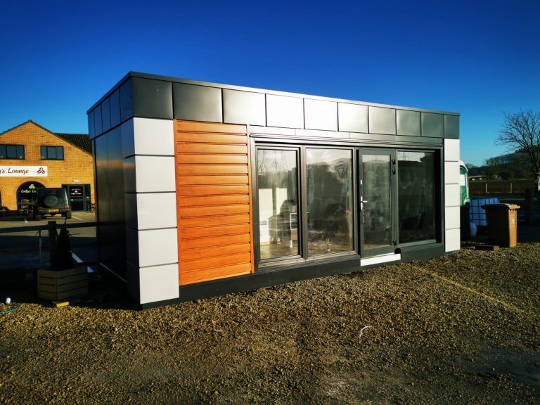 IMG-20200121-WA0002 Yola 7m x 3m/ 23ft x 10ft Portable office, Site cabin, Marketing suite, Sales cabin