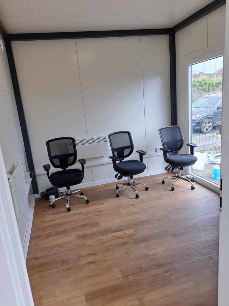 Hi-Tech 10m x 3m / 32ft x 10ft Portable office, Site cabin, Marketing suite, Sales cabin, TEMPORARY SPEC Modular building