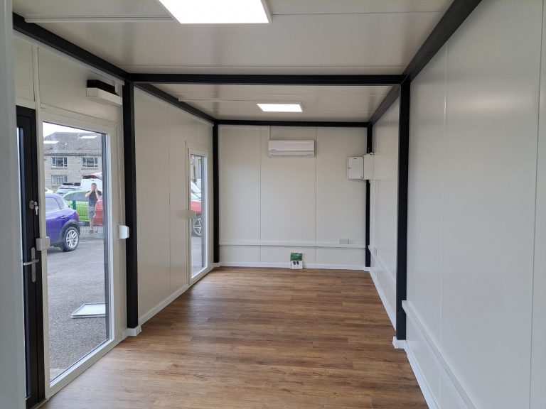 Hi-Tech 10m x 3m / 32ft x 10ft Portable office, Site cabin, Marketing suite, Sales cabin, TEMPORARY SPEC Modular building