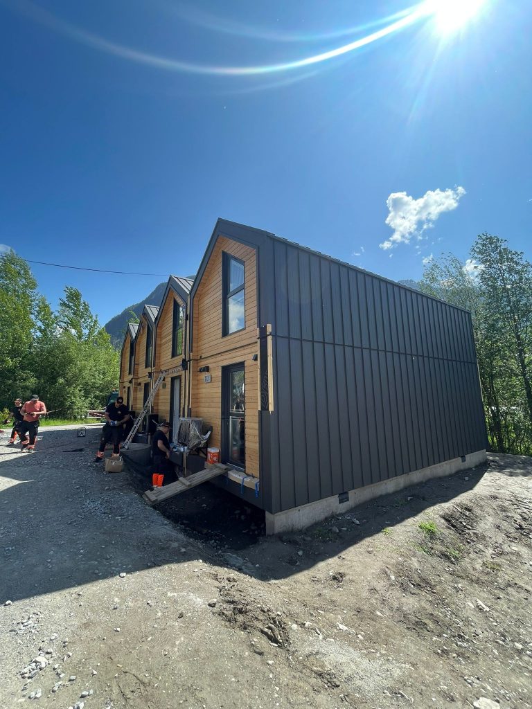 FULLY FURNISHED BESPOKE PORTABLE CABIN, MODULAR BUILDING, CLASSROOM, OFFICE, MARKETING SUITE 2 Modules 11m x 3.5m each