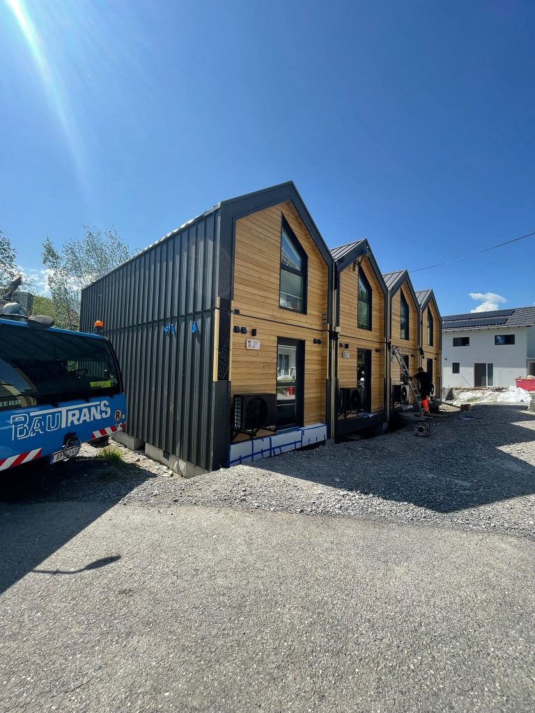 FULLY FURNISHED BESPOKE PORTABLE CABIN, MODULAR BUILDING, CLASSROOM, OFFICE, MARKETING SUITE 2 Modules 11m x 3.5m each