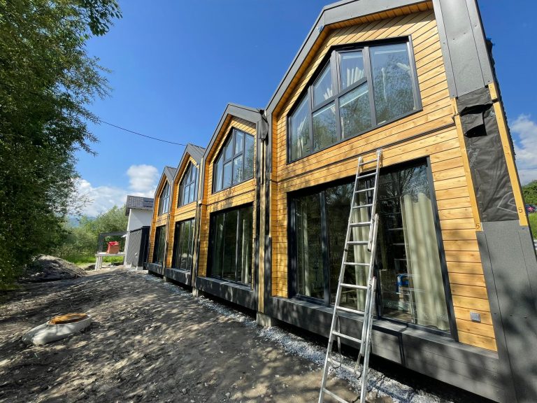 FULLY FURNISHED BESPOKE PORTABLE CABIN, MODULAR BUILDING, CLASSROOM, OFFICE, MARKETING SUITE 2 Modules 11m x 3.5m each
