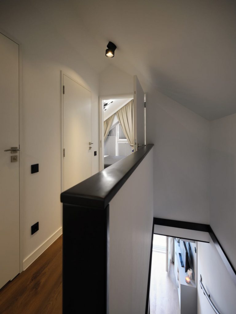 FULLY FURNISHED BESPOKE PORTABLE CABIN, MODULAR BUILDING, CLASSROOM, OFFICE, MARKETING SUITE 2 Modules 11m x 3.5m each