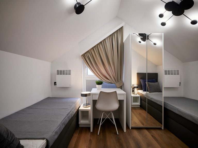 FULLY FURNISHED BESPOKE PORTABLE CABIN, MODULAR BUILDING, CLASSROOM, OFFICE, MARKETING SUITE 2 Modules 11m x 3.5m each