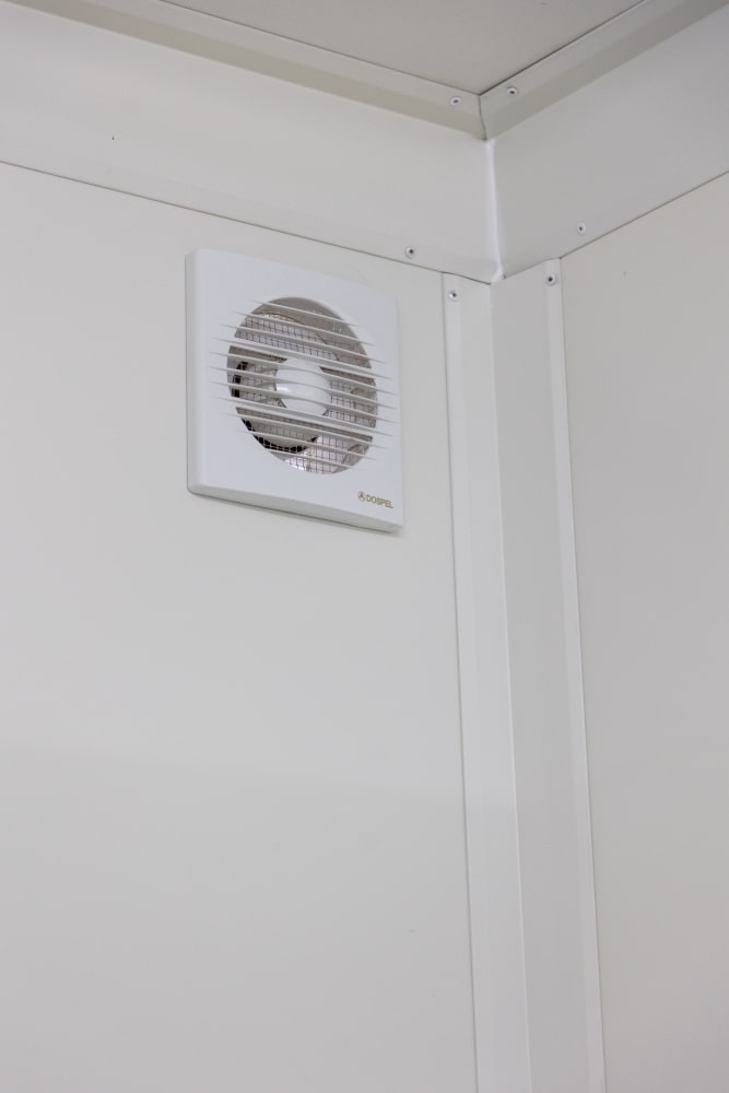 MS20-23 sanitary welfare cabin with male and female toilets, washbasins and urinals on a construction site