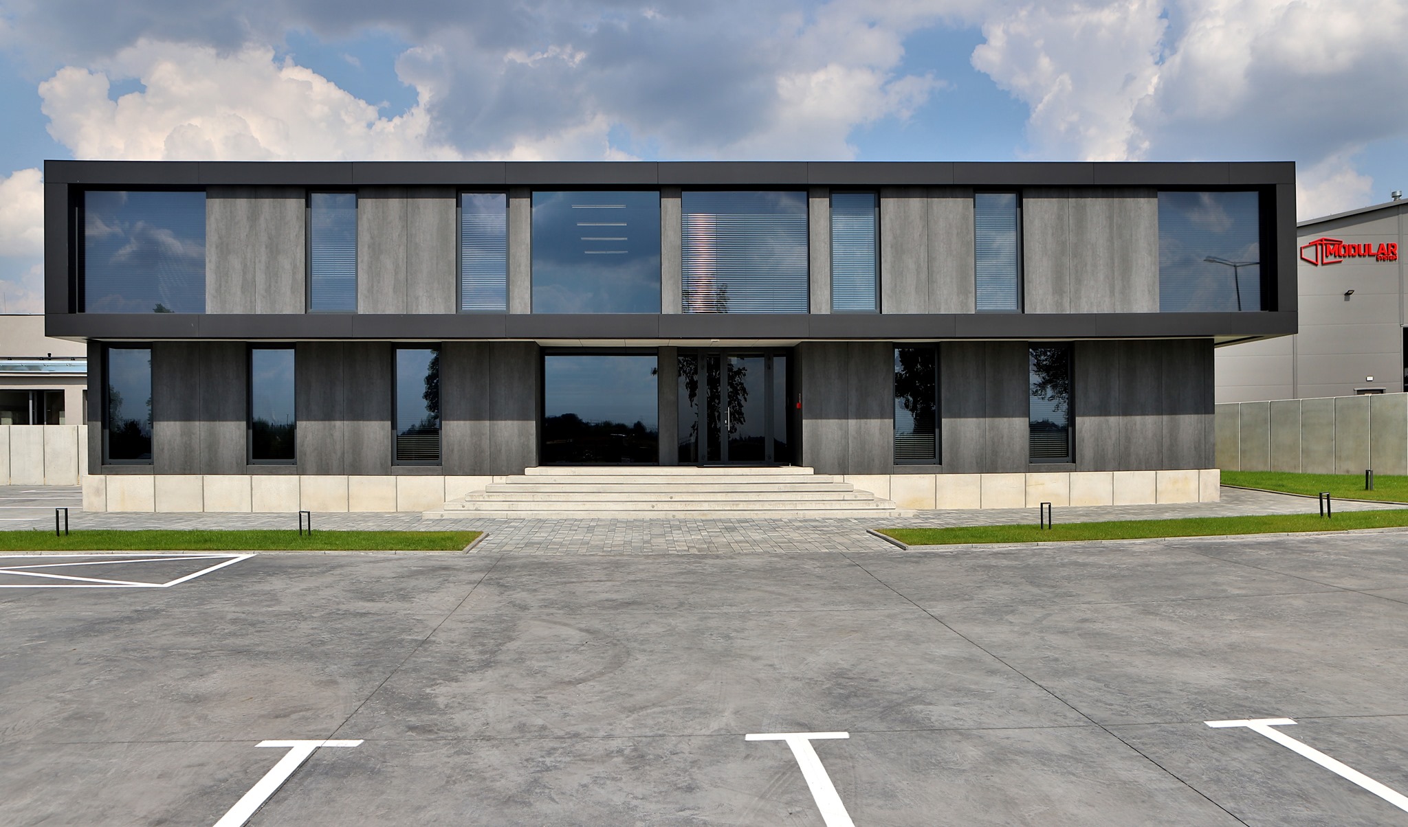 Portable office cabins Derbyshire construction site offices serving Birmingham and Liverpool