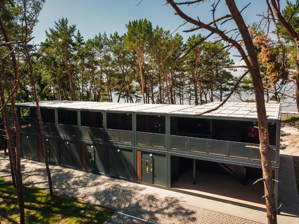 ISO frame office units Cheshire executive building with accessible entrance for Staffordshire