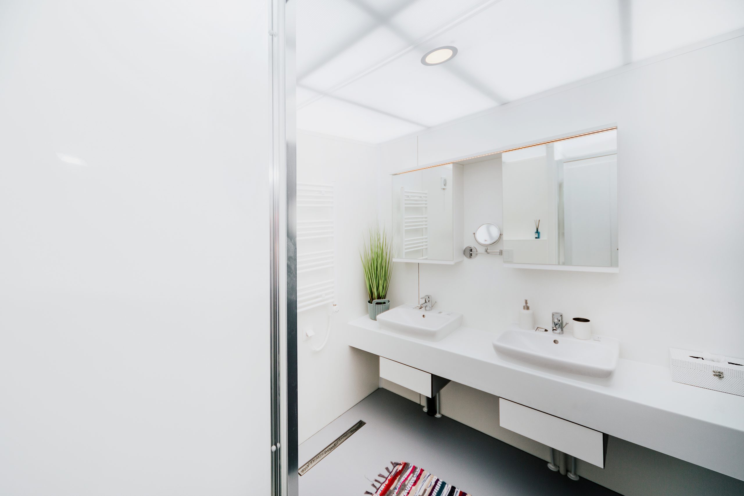 Portable modular sanitary module UK - site welfare cabin