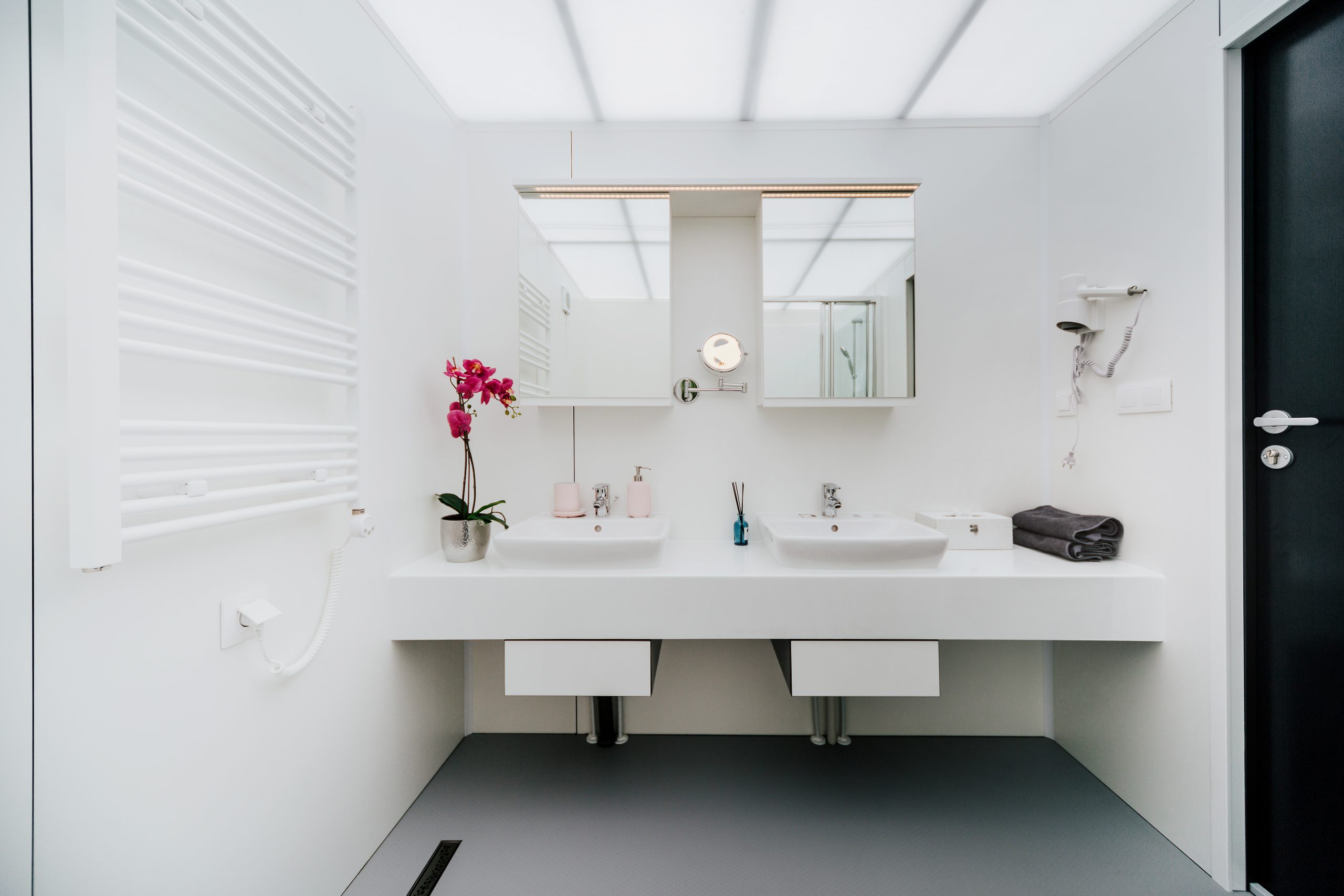 Energy-efficient modular sanitary module UK