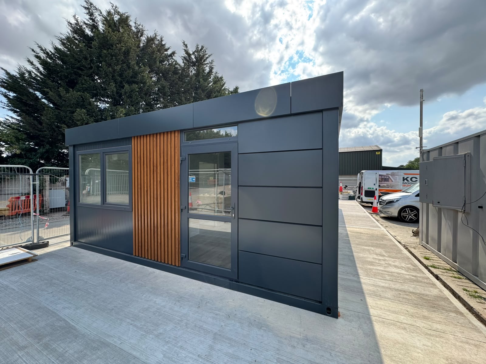 Relocatable office building external finish and glazing detail